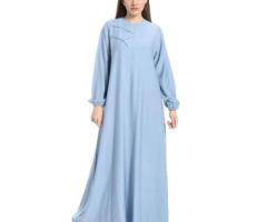 عباية نسائية من قماش الكتان مع أكمام طويلة وتصميم على الصدر