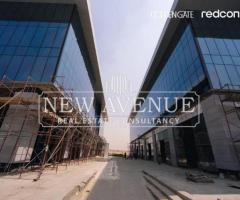 محل 96م استلام فوري بالتقسيط في جولدن جيت التجمع